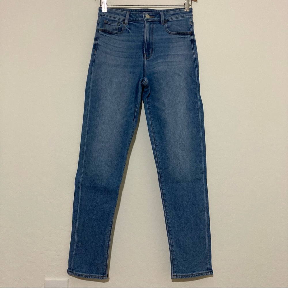 American Eagle medium wash stretch mom jeans
